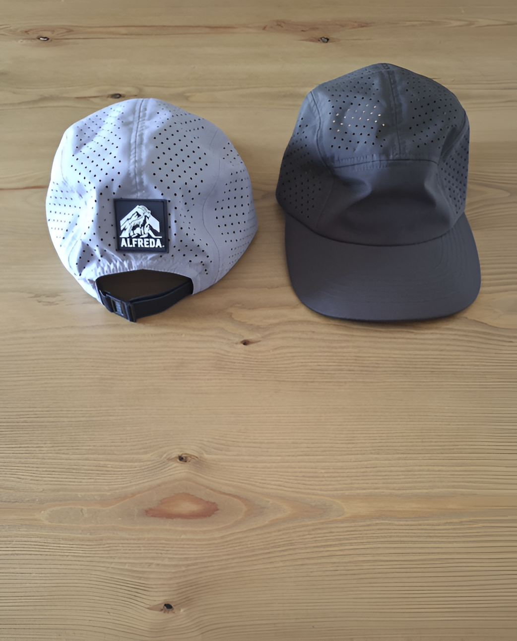 Gorra técnica UPF50+ para senderismo y trail running